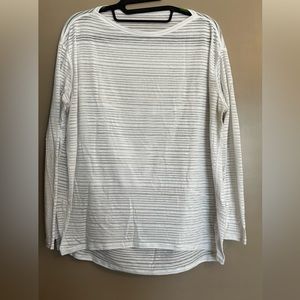 Lululemon Back in Action long sleeved T